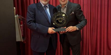 ماضي الخميس يكرم مدحت العدل.. ويؤكد: مسرحية أم كلثوم فن فاخر يظهر مكانة مصر الثقافية