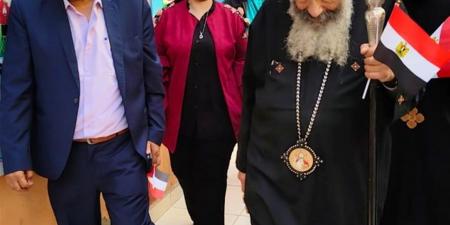 مطران بورسعيد يدلي بصوته الانتخابي بانتخابات النواب بلجنة أم المؤمنين