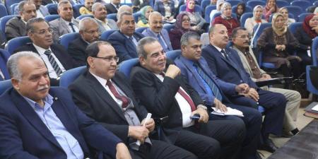 محافظ المنيا يناقش استعدادات المحافظة لجولة الإعادة لانتخابات مجلس النواب