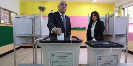 د.عاصم الجزار يدلي بصوته في انتخابات مجلس النواب بالقاهرة الجديدة ويدعو المواطنين للمشاركة بكثافة