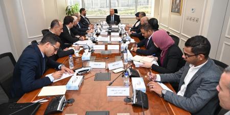 وزير الصناعة والنقل يعقد لقاءً مع الشركات الإيطالية لتصنيع المضخات والمحركات الكهربائية