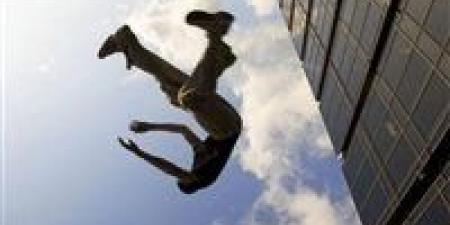 مصرع شخص سقط من الطابق الثالث في مدينة الأمل بالقاهرة