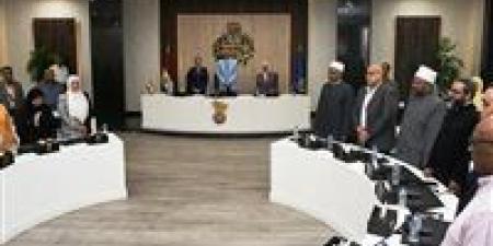 محافظ أسوان يشهد فعاليات حملة مناهضة العنف ضد المرأة