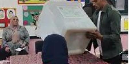 حتى إعلان الحصر العددي.. تحيا مصر يرصد إجراءات فرز الأصوات وتجميعها داخل اللجان العامة