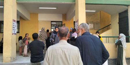 تواصل توافد الناخبين فى لجان الخانكة بالقليوبية للتصويت في انتخابات مجلس النواب