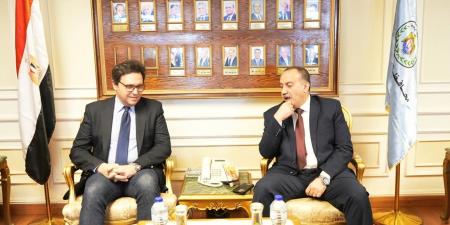 وزير الثقافة ومحافظ أسيوط يبحثان تطوير المواقع الثقافية