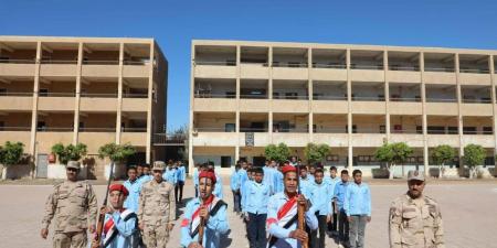 محافظ المنيا يتفقد مدرسة الثانوية الزراعية لرفع كفاءة مشروعات الإنتاج الحيواني والألبان