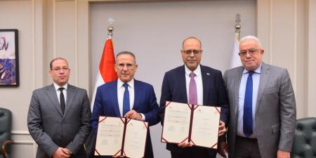 وزارة العمل والاتحاد المصري للغرف السياحية يوقعان بروتوكول تعاون لتنظيم تصاريح عمل الأجانب بالمنشآت السياحية