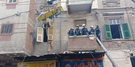 محافظ الإسكندرية يتابع تداعيات انهيار عقار كرموز