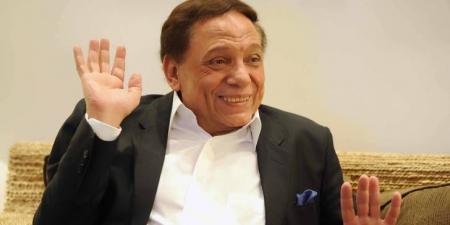 عادل إمام.. أخر تطورات حالته الصحية وحقيقة اعتزاله الفن