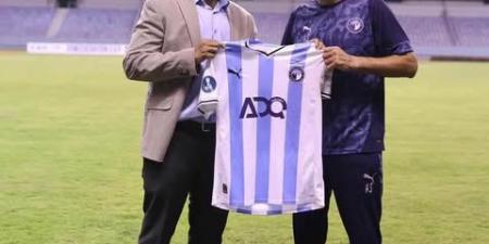 سفيرة مصر في زامبيا تؤازر لاعبي بيراميدز قبل مواجهة باور ديناموز