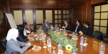 ميناء الإسكندرية يستقبل وفدًا سنغافوريًا رسميًاً لبحث تعزيز التعاون البحري والاستثماري.. صور