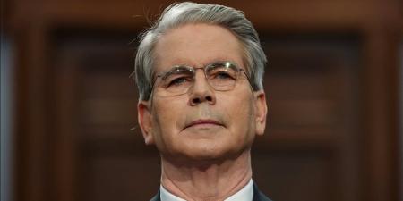 عاجل.. بيسنت: الخزانة الأمريكية تخطط لوقف تقديم المزايا للمهاجرين غير المسجلين