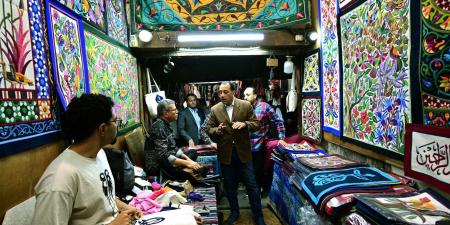 رئيس الوزراء يتفقد أعمال إعادة إحياء منطقة حارة الروم وباب زويلة.. صور