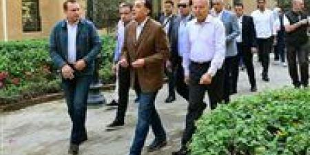 نسب التنفيذ 98% .. رئيس الوزراء يتفقد مشروع "روضة السيدة-2" بمنطقة الطيبي بالسيدة زينب