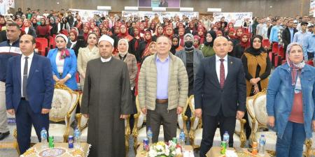 تنظيم ندوة "وقروا كبيركم" بحضور طلابي في جامعة دمياط