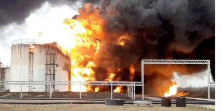 زيلينسكي يبحث مع ماكرون وستارمر وويتكوف خطة السلام