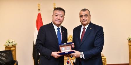 وزير الإنتاج الحربي يلتقي نائب وزير DAPA لشئون برنامج القدرات الكوري الجنوبي