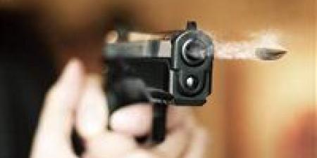 طلقة الغدر.. خلافات قديمة تنتهي بفقدان شاب لبصره في الخصوص