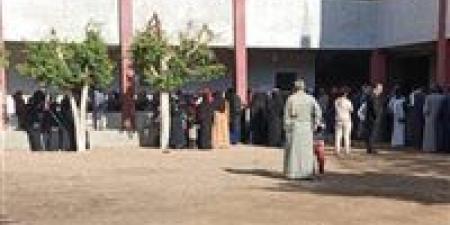 استمرار توافد الناخبين بدار السلام بسوهاج للتصويت في انتخابات مجلس النواب