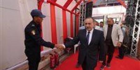 وسط أجواء من الانضباط.. محافظ أسيوط يتفقد لجان الدائرة الثالثة ويؤكد المشاركة واجب وطني وحق للمواطنين