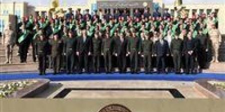 الأكاديمية العسكرية المصرية تحتفل بانتهاء دورة تعايش طلبة جامعة القاهرة