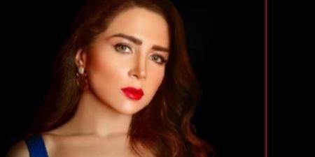 خضع لعملية جراحية.. تعرض والد مي عز الدين لوعكة صحية مفاجئة