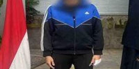 خلاف على مقعد الجلوس.. طالب يضرب زميله ويحطم نظارته داخل مدرسة بالتجمع