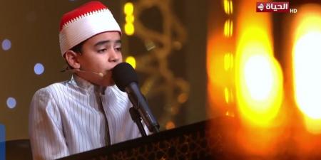 أرض الحضارة والرسالة والهدى.. محمد القلاجي يبهر لجنة تحكيم برنامج دولة التلاوة بابتهال له عن مصر