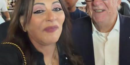 أنا وانت ولا حد تالتنا.. هالة صدقي تلتقي مع عمر خيرت بعد تعافيه: حمد الله على سلامتك