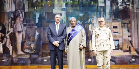 محافظ أسوان يشهد فعاليات إحتفال جمعية المحاربين القدماء وضحايا الحرب