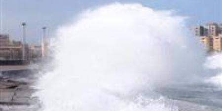 نوة قاسم تضرب دمياط.. توقف رحلات الصيد والطقس السيئ يسيطر على المحافظة