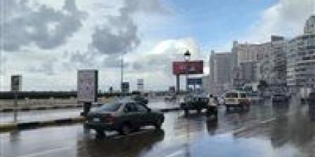 الإسكندرية تواجه نوة قاسم الثانية.. أمطار رعدية غزيرة وأمواج تصل 3 أمتار