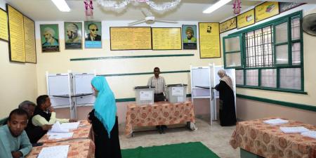 محافظ أسوان يتفقد اللجان الإنتخابية فى اليوم الأول لجولة الإعادة للمرحلة الأولى لإنتخابات مجلس النواب