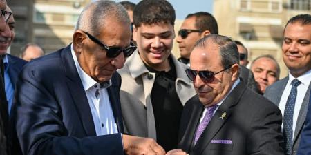 محافظ بورسعيد ورئيس النادي المصري يفتتحان مجمع ملاعب السيد متولي (صور)