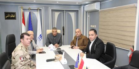 محافظ أسوان يتابع إغلاق صناديق الاقتراع داخل 152 لجنة انتخابية بمختلف المراكز والمدن