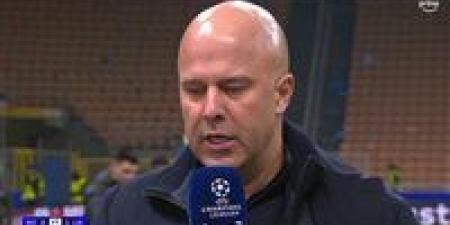 آرني سلوت مدرب ليفربول: تصريحات محمد صلاح استنزفت طاقة اللاعبين.. ومن يجب عليه الاعتذار أولاً؟