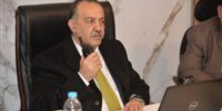 محافظ أسيوط يتابع من غرفة العمليات الرئيسية سير العملية الانتخابية وتوافد الناخبين في اليوم الثاني لإعادة انتخابات النواب بالدوائر الثلاث