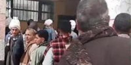 إقبال المواطنين للإدلاء بأصواتهم في اللجان الانتخابية بالمنيا