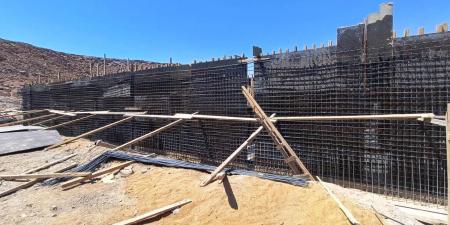 محافظة أسوان يتابع أعمال تنفيذ مشروع الصرف الصحى المتكامل بقرى أبو الريش