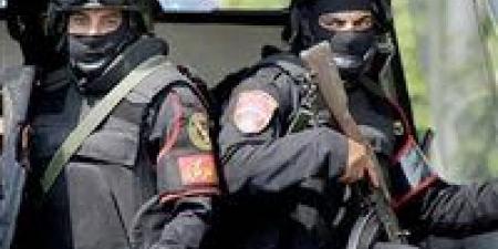 عايز يسرق الشقة.. شاب يشروع في قتل زوجة شقيقه وطفلتها ببولاق الدكرور