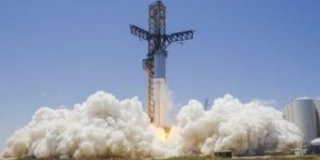 سبيس إكس تطلق دفعتين لأقمار الانترنت "ستارلينك" من ساحلى الولايات المتحدة