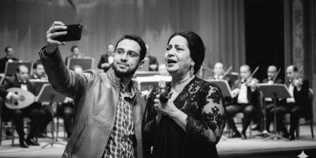 سيلفى مع الست.. برومبت جاهز لصورتك فى حفلات أم كلثوم