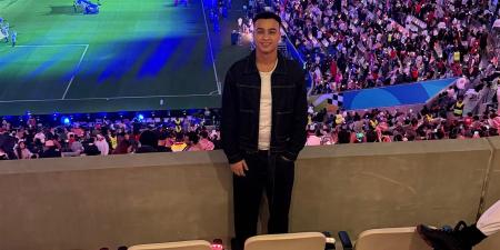 من المدرجات.. مصطفى حدوتة يحتفل بنجاح الأغنية الرسمية لبطولة كأس العرب مع محمد منير