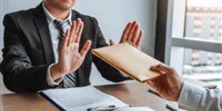 تعرف على عقوبة الرشوة والتأثير على إرادة الناخبين في القانون