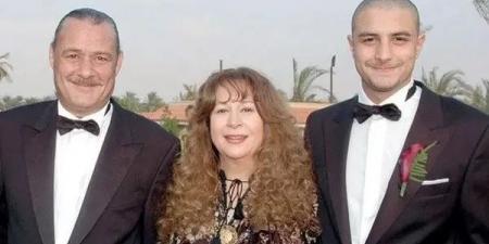 مش عايزة أشوف وشك.. حكاية طرد سمية الألفي لابنها أحمد الفيشاوي قبل وفاتها