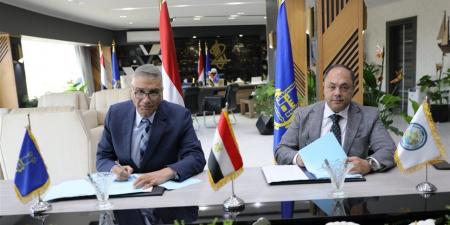 محافظ أسوان ورئيس "تنمية الصعيد" يوقعان بروتوكولات تعاون لتنفيذ مشروعات تنموية