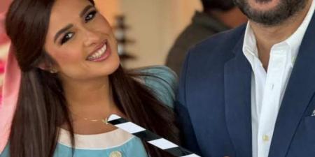 بعد توقف تصويره.. أكرم حسني يكشف مصير فيلم زوجة راجل مش مهم مع ياسمين عبد العزيز