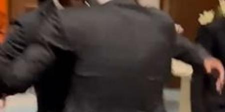 حوار جانبي بين شيكابالا ووائل جمعة في حفل زفاف محمود بنتايج على ابنة أحمد سليمان عضو مجلس إدارة الزمالك (صور)