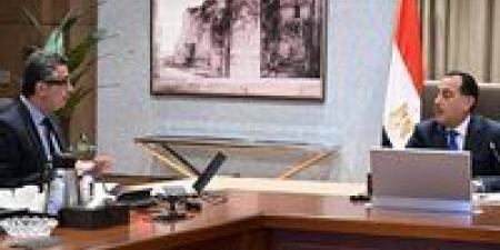 رئيس الوزراء يتابع مع وزير التموين تطوير منظومة الدعم لتحقيق العدالة الاجتماعية